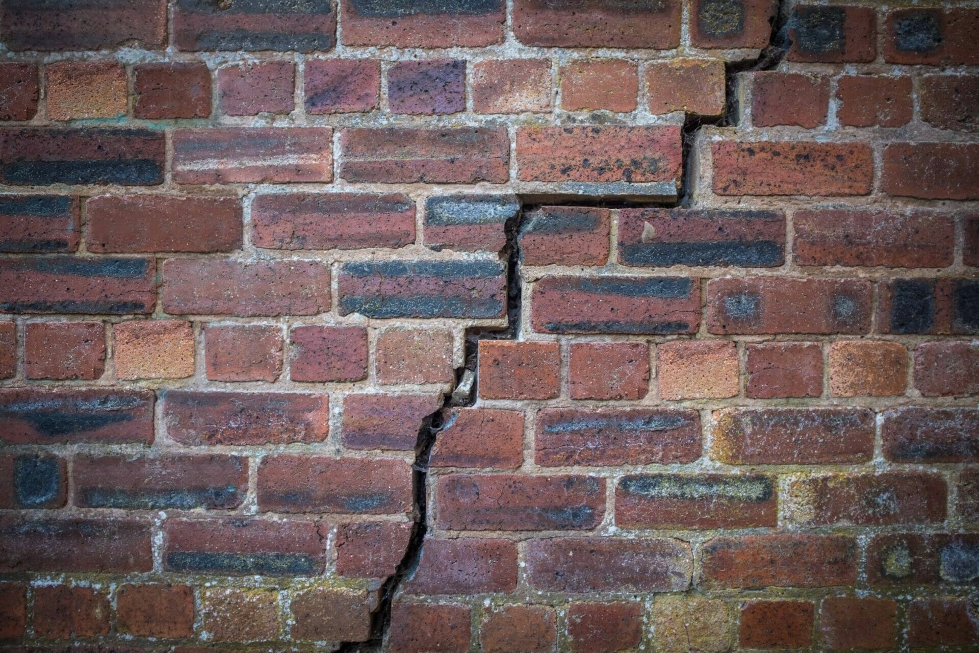 Comment Réparer Une Grosse Fissure Dans Un Mur Extérieur
